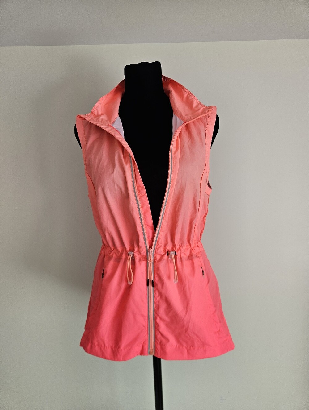 Mondetta Coral to Hot Pink Ombre Drawstring Zip Vest